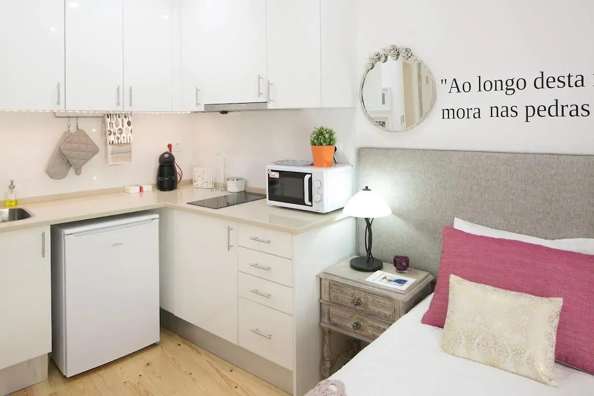 Very Central Studio Near Subway Lisbon Apartment